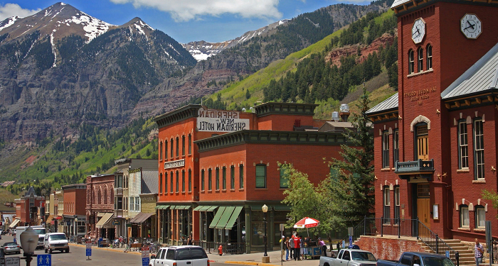 How did the economy of Colorado develop?